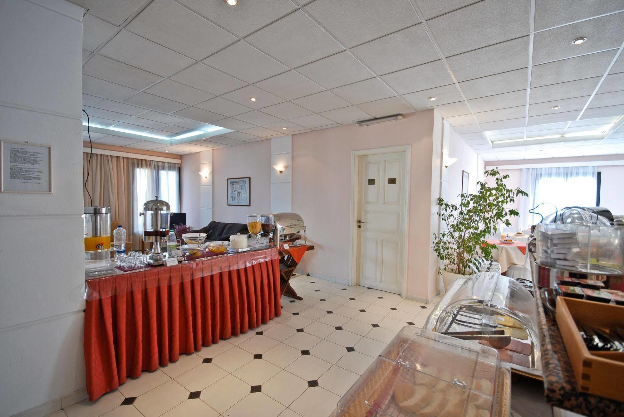 Coronis Hotel